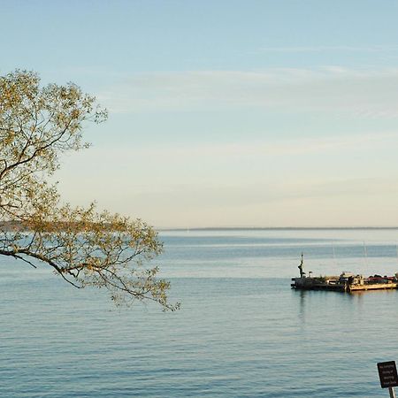 Beautiful Beach Front Condo With Lake Views Bayfield Buitenkant foto