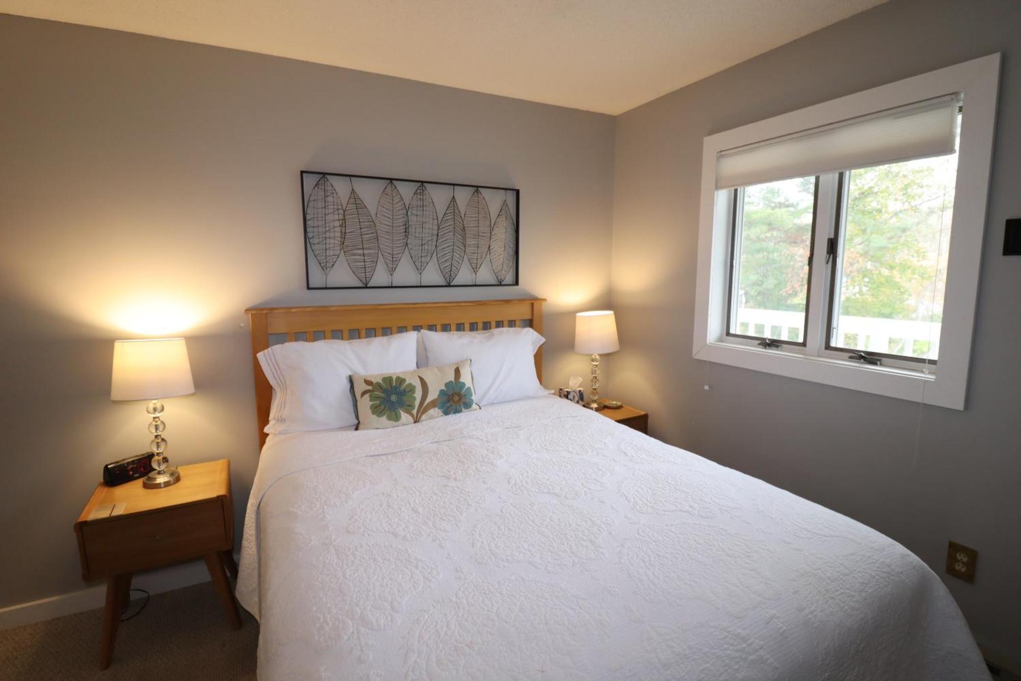 Beautiful Beach Front Condo With Lake Views Bayfield Buitenkant foto