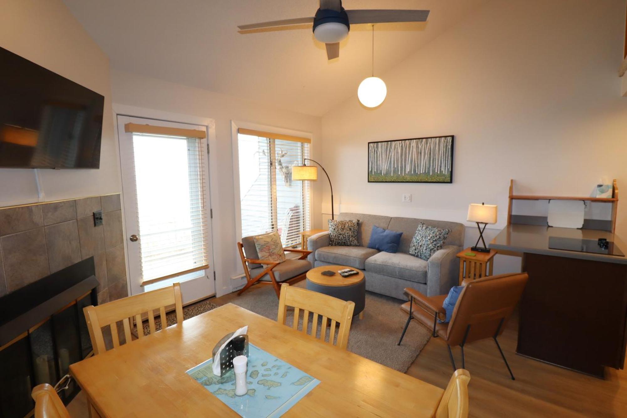 Beautiful Beach Front Condo With Lake Views Bayfield Buitenkant foto