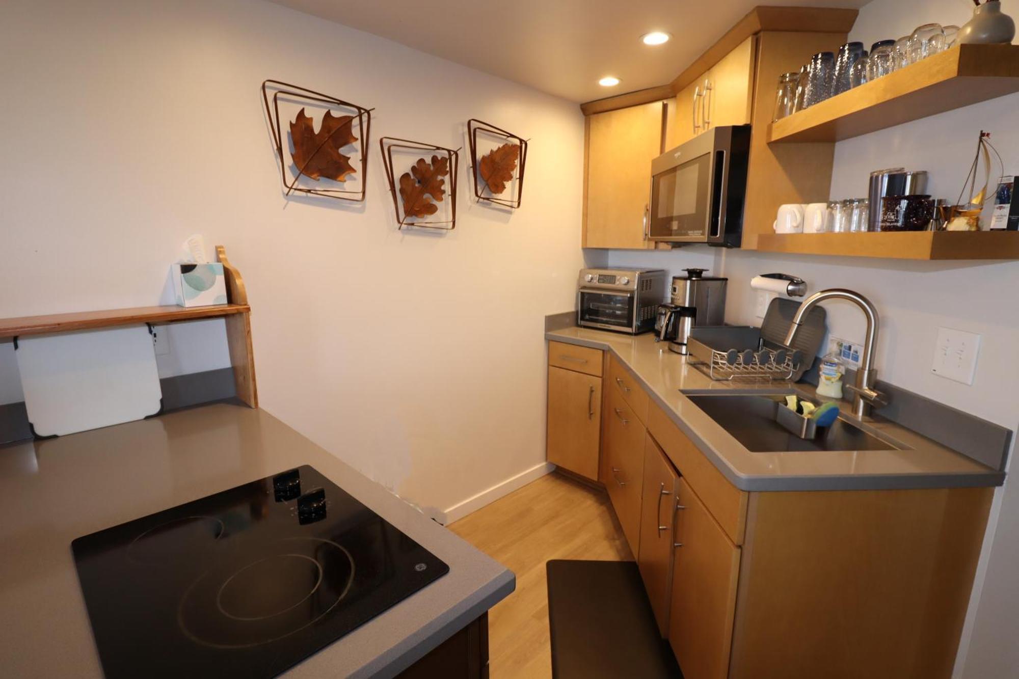 Beautiful Beach Front Condo With Lake Views Bayfield Buitenkant foto
