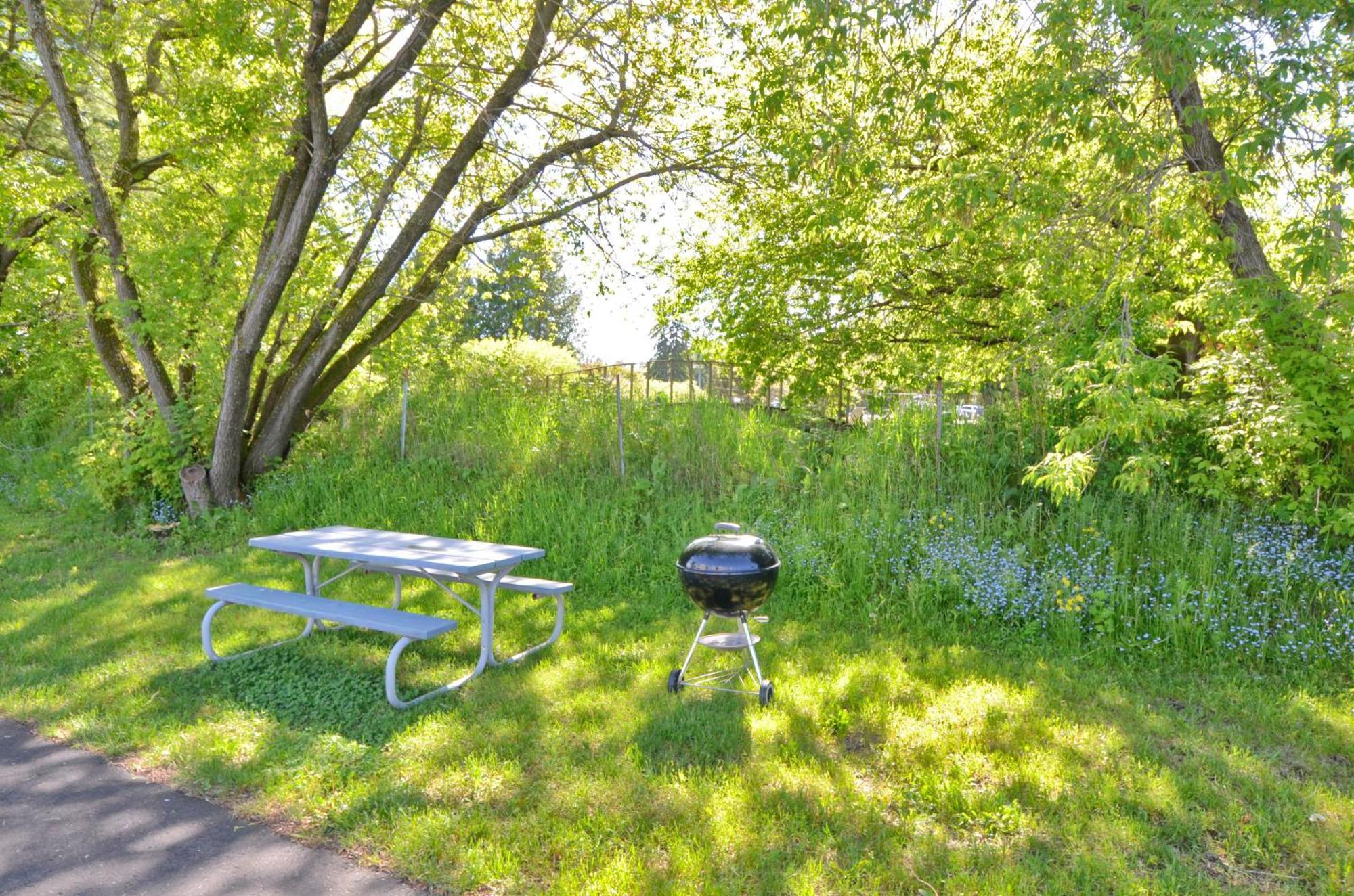 Beautiful Beach Front Condo With Lake Views Bayfield Buitenkant foto